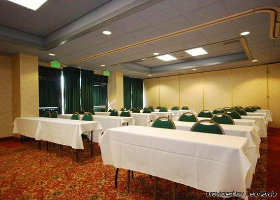 Hotel Fairfield And By Marriott 3*