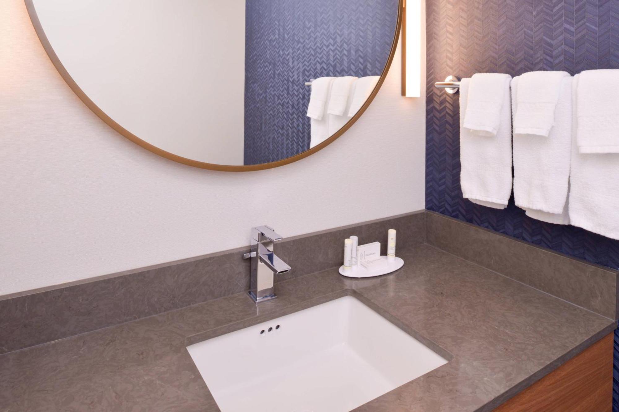 Fairfield And By Marriott Central 3*