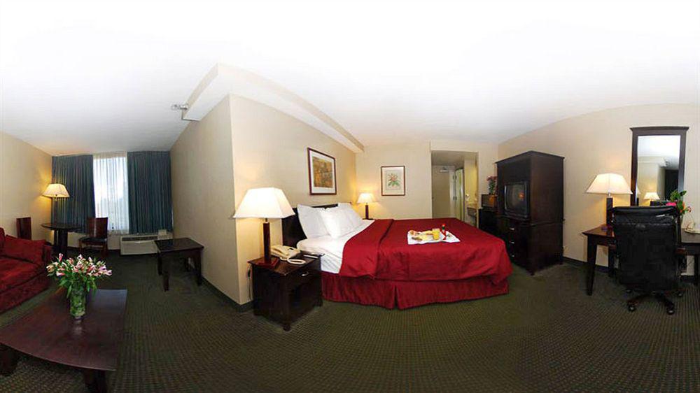 Hotel Fairfield And By Marriott Central 3*